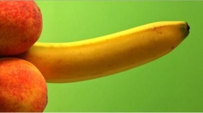 Zwiększony członek, używając przykładu banana
